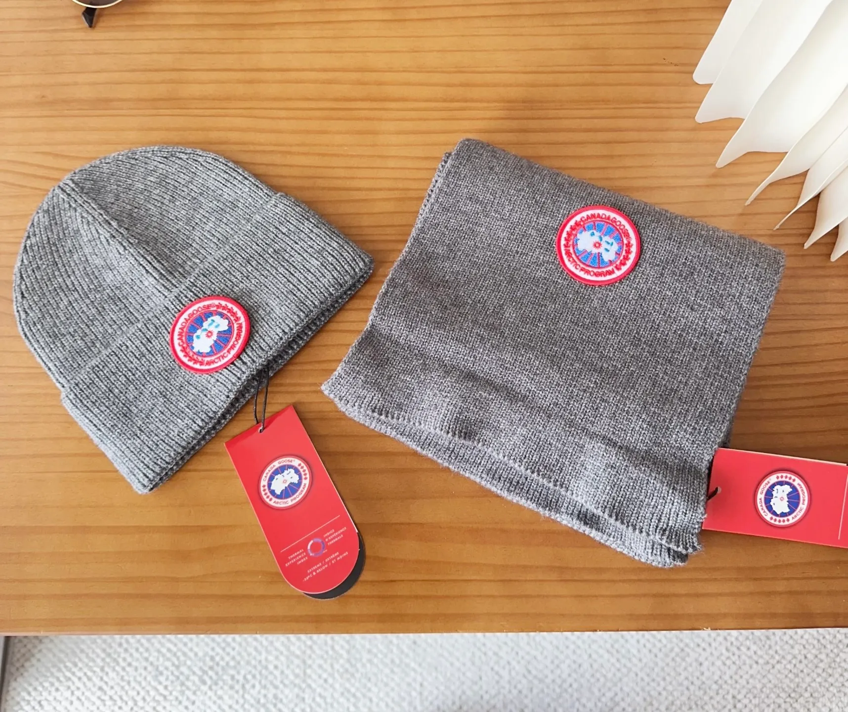 💰90 CANADA GOOSE Canada Goose winter warm cashmere cold hat. Rabbit wool material, thick feel, not easy to deform. Fashionable and versatile couple hat, imported embroidery logo, cashmere cotton yarn, head circumference: 55-58cm